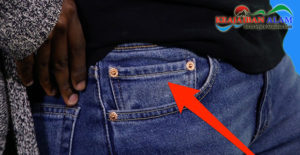 Ternyata Bukan Hiasan, Ini Dia Fungsi Saku Kecil Di Celana Jeans!